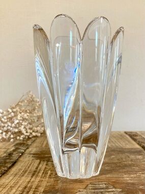 Orrefors Crystal Eight Point Tulip Flower Vase 6 5/8” Tall Sweden